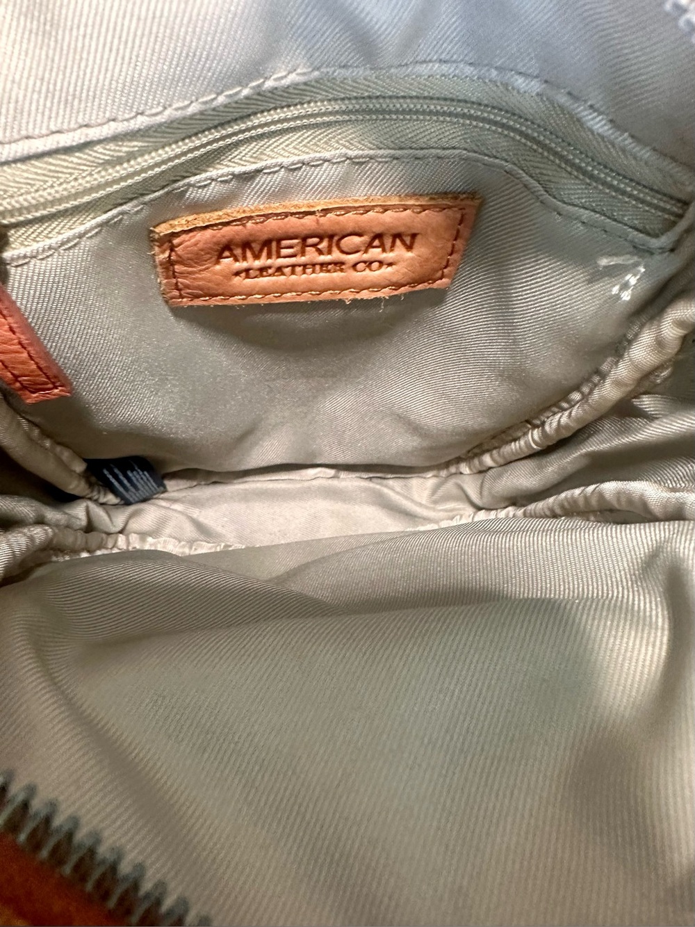 American Leather Co. Cleveland Crossbody in Sunkissed - Picture 3 of 7